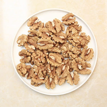 Light Halves(LH) walnut kernel
