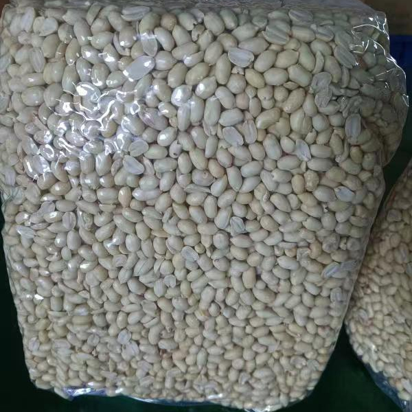 Blanched peanut kernels packing